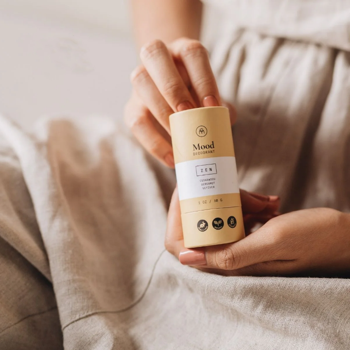 مصنع التخصيص ايكو القابلة للتحلل ماتي الشفاه بلسم رفع أنابيب التعبئة والتغليف حاوية مزيل العرق الفارغة أنبوب ورق الكرافت