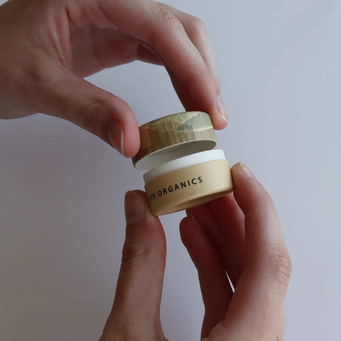 مخصص كرافت ورقة أنبوب التعبئة والتغليف مستحضرات التجميل جرة كريم الوجه مع ميزات قابلة للتحلل الحيوي خيار صديق للبيئة لصندوق تخزين الجرار