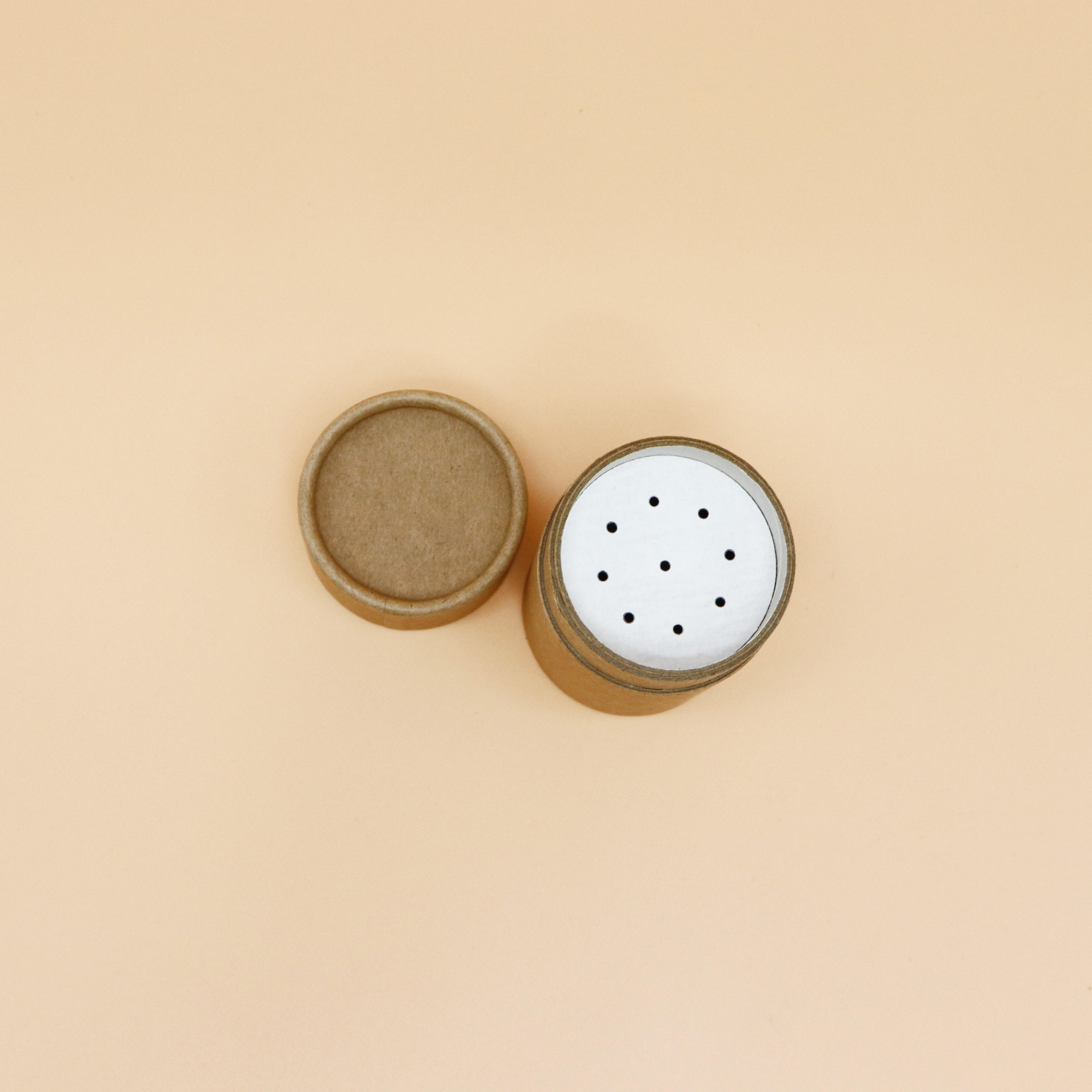 تصميم جديد الفلفل كرافت أنبوب الملح والتوابل التعبئة والتغليف القابلة للتحلل مسحوق فضفاض ورقة أنبوب الحاويات