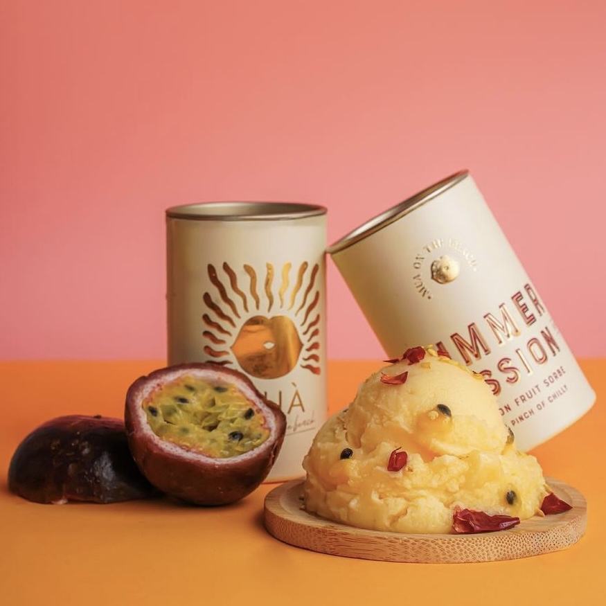 حاوية آيس كريم على شكل أسطوانة من الورق المقوى الإبداعي مخصصة مع غطاء معدني وأنبوب ورقي لحائط ورق الألومنيوم