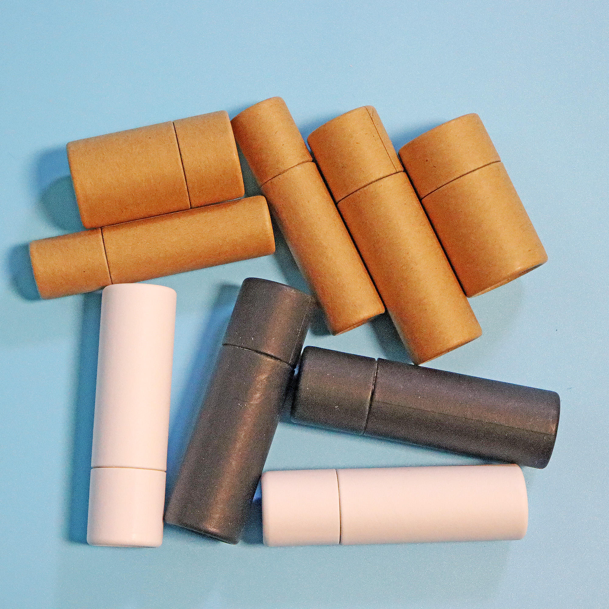 أنبوب ورق الكرافت البني الأساسي أنبوب تغليف الورق الأبيض القابل للتحلل الحيوي ملمع الشفاه رفع ورقة بلسم الشفاه أنبوب التعبئة والتغليف