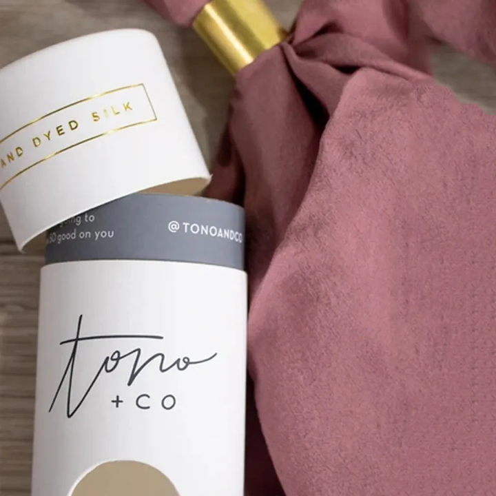 تخصيص صناديق التعبئة والتغليف التي شيرت هدية مربع مع غطاء من الورق المقوى الجوارب التعبئة والتغليف هدية مربع حاويات أنبوب الورق مع نافذة