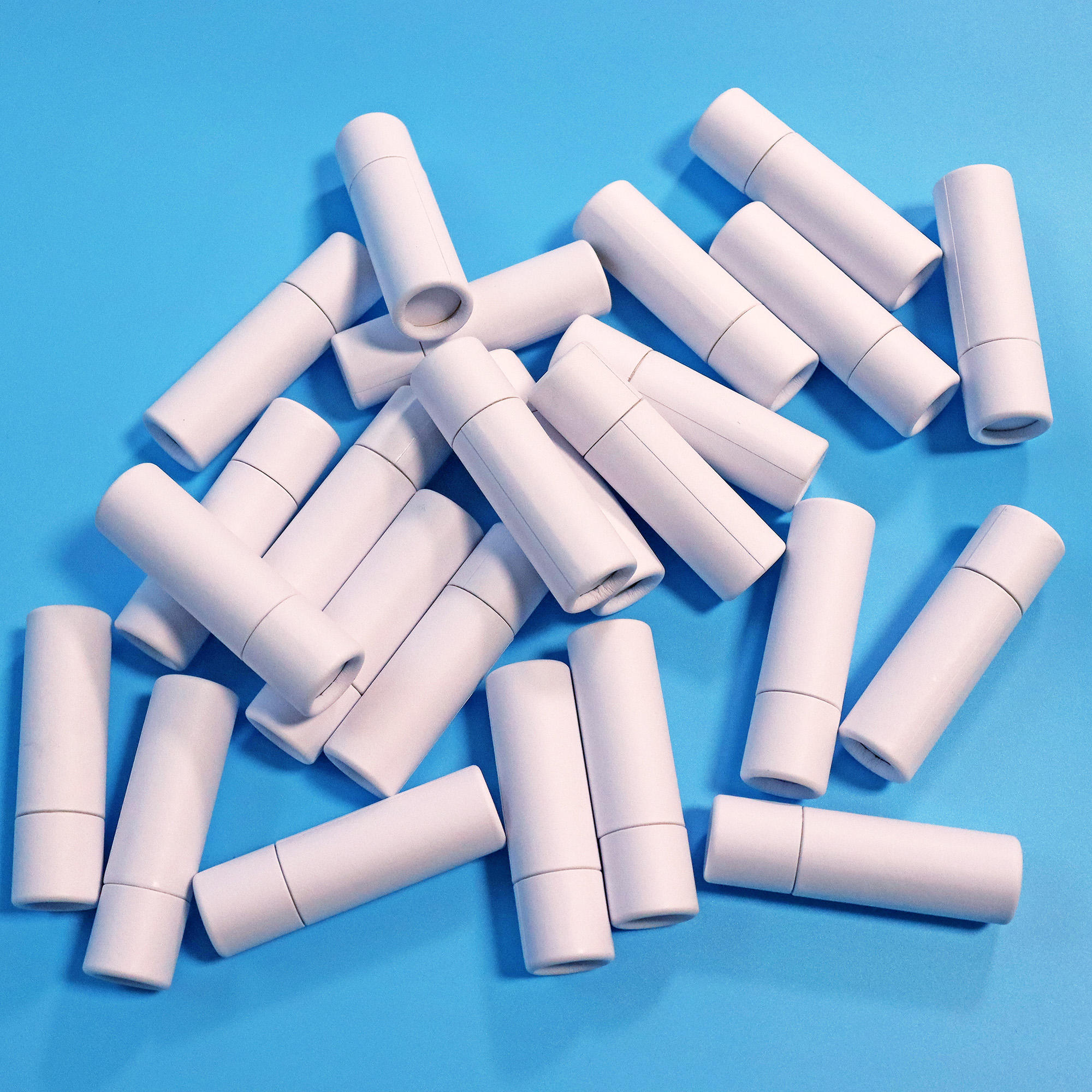 10 مللي من الورق المعاد تدويره مجموعة صناديق تنظيم صلبة مستديرة للاستخدام التجميلي جودة عالية 0.3 أوقية بيضاء شريط غسول التعبئة والتغليف