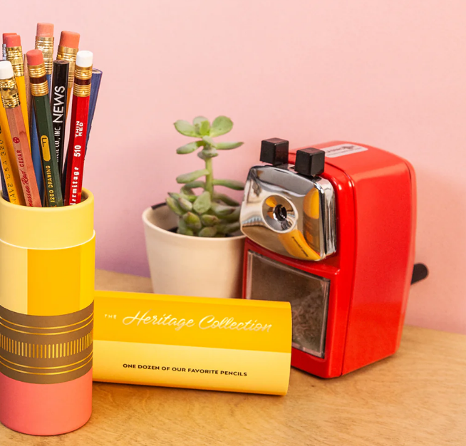 علبة ورق تغليف اسطوانة مخصصة أنبوب ورقي للزيت العطري لمستحضرات التجميل