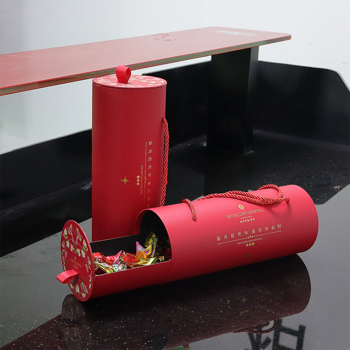 مخصص الإبداعية القابلة لإعادة التدوير القابلة للتحلل الحيوي كعكة القمر جولة كرافت ورقة التعبئة والتغليف صناديق أنبوب مع حبل مقبض ختم الطباعة