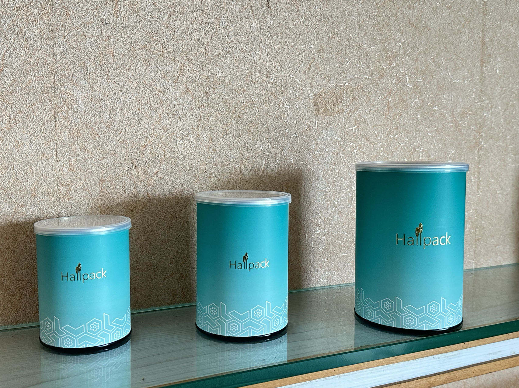 تصميم علامة تجارية صديقة للبيئة صديقة للبيئة سهلة التعبئة والتغليف الورقية الأسطوانية مع غطاء بلاستيكي كرافت أنبوب ورقي شخصي