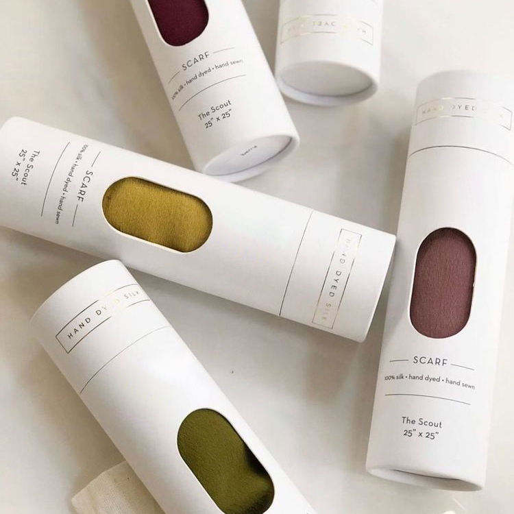 صديقة للبيئة مخصصة الملابس التعبئة والتغليف من الورق المقوى اسطوانة أنبوب ورقة أنبوب مع نافذة للقمصان الملابس الداخلية الجوارب والمناشف