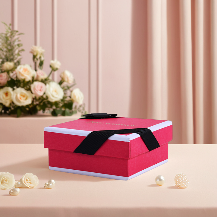 صندوق هدايا حلوى الزفاف الصغير الفاخر صندوق صلب لامع مع تصفيح لامع من رقائق الذهب ومعالجة الطباعة التلاشي