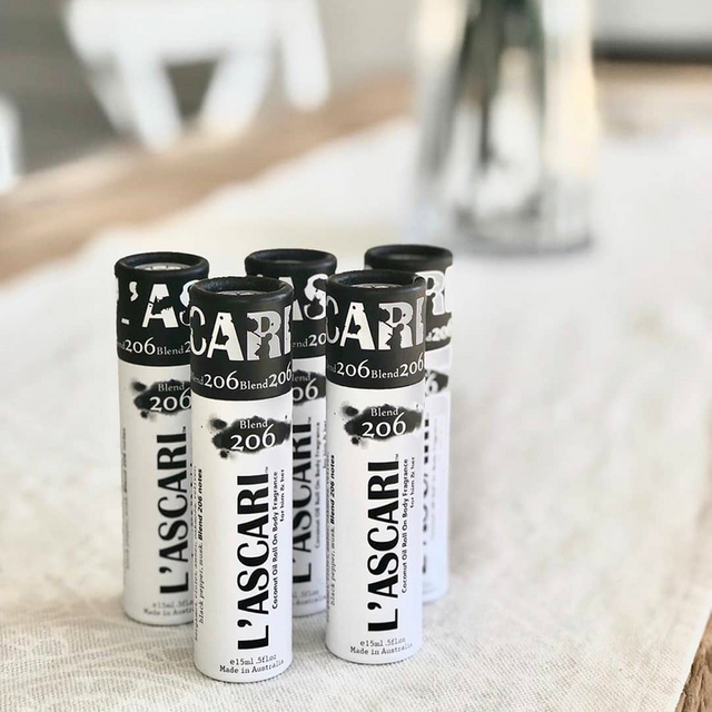 صندوق أسطواني من ورق الحرف اليدوية القابل للتحلل الحيوي من Hallpack ورق معاد تدويره ومعبأ خصيصًا لشمعة زيت العطور والزيوت العطرية