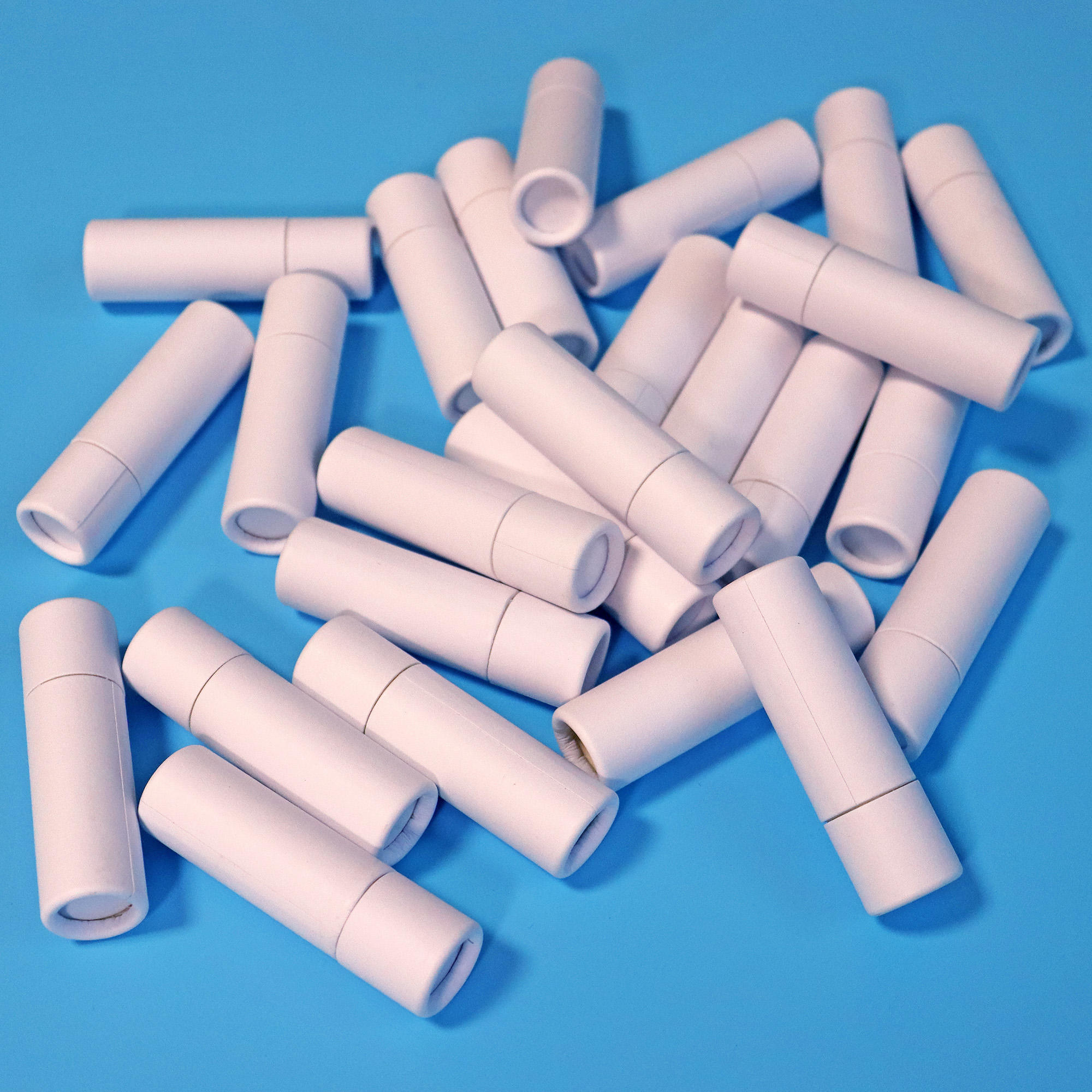 حار بيع 2oz ECO الأبيض مزيل العرق ورقة أنبوب Lipbalm أنابيب بسعر منخفض